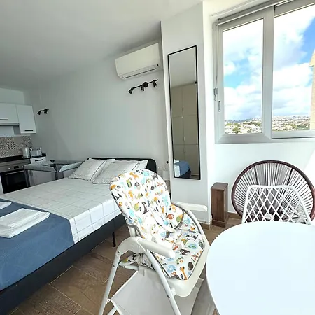 Daire Mediterranean Dream Seafront & Parking